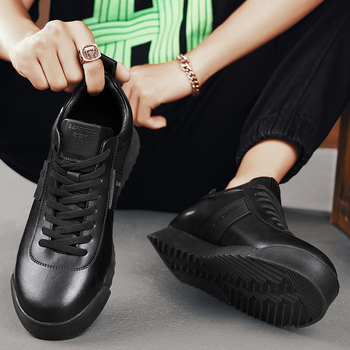 2025-ös tervezői Four Seasons fekete harcos bőr lélegző Forrest Gump cipő csúszásmentes kültéri munkaruházat alkalmi férfi cipő divatos