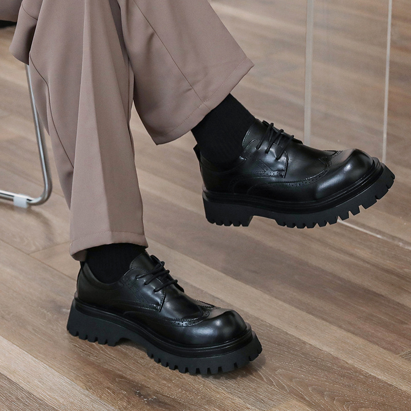 Férfi bőrcipők, vastag talpú, magasított alkalmi cipők, brit stílusú üreges bőrcipők, nyári alkalmi férficipők, esküvői vőlegény öltönycipői