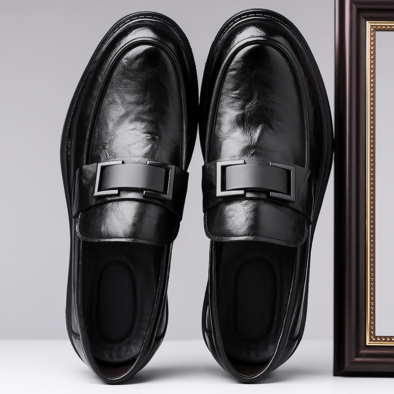 Új őszi népszerű férfi bőrcipők, lélegző üzleti alkalmi vastag talpú formális férficipők, kényelmes bebújós irodai cipők