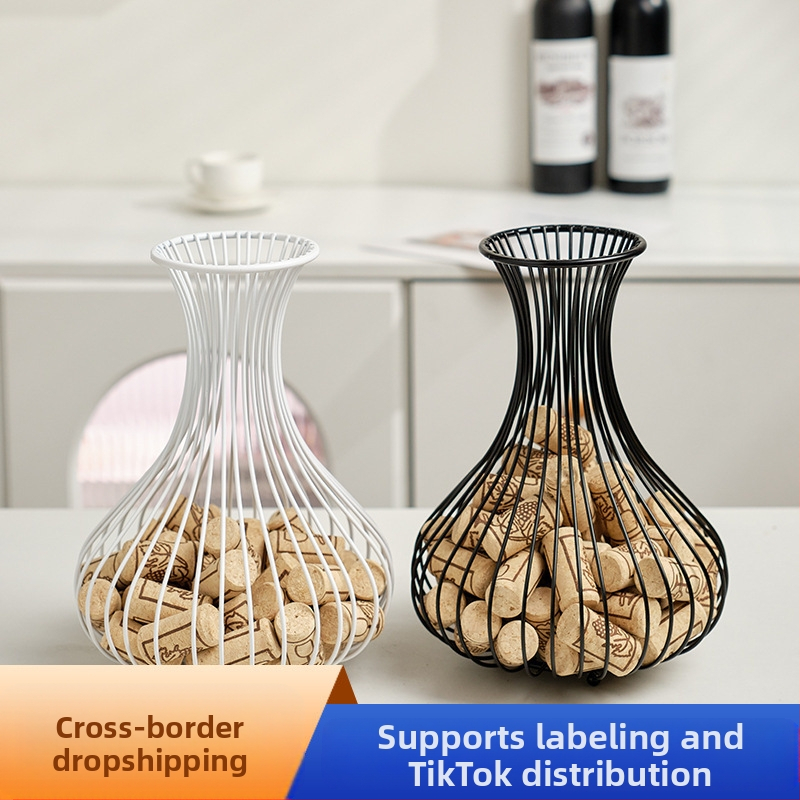 Határokon átnyúló bordugó tárolókosár, parafa borosüveg-dugó tárolókosár, bordugó gyűjtőkosár, bárdíszek