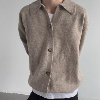 Пролетен и есенен корейски стил жилетка с ревери мъжки модерен прост плетен пуловер с копчета винтидж ежедневен универсален тънък пуловер
