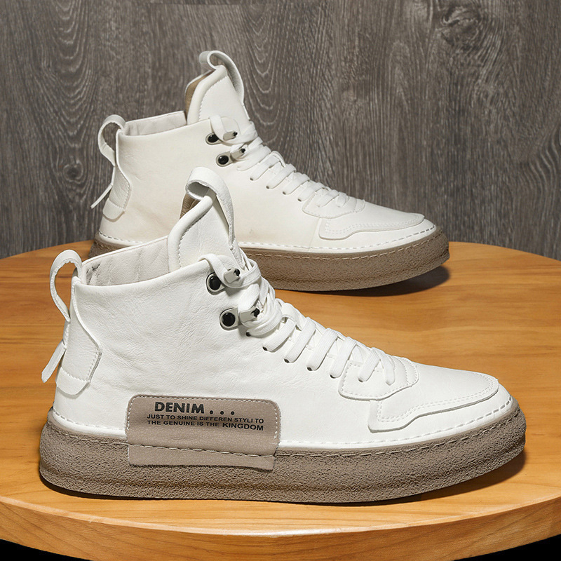 Európai magas szárú, vastag talpú cipők 2024 őszi és téli férfi koreai alkalmi divatos cipők főiskolai hallgatóknak divatos fehér cipők