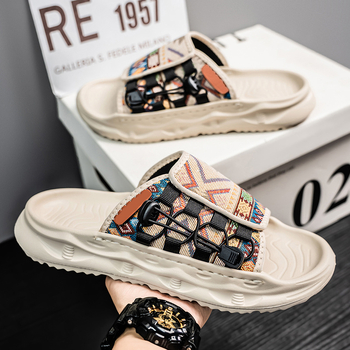 Férfi papucsok, divatos márka 2025 új nyári külső ruházat, csúszásgátló, kopásálló strandcipők, tinédzserek, egyvonalas szandálok