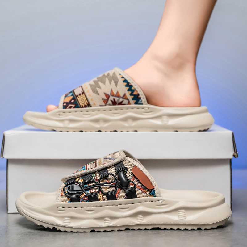 Férfi papucsok, divatos márka 2025 új nyári külső ruházat, csúszásgátló, kopásálló strandcipők, tinédzserek, egyvonalas szandálok