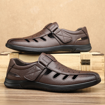 2025 Új Nyári Férfi Szandálok Csúszásgátló Puha Alsó Strandcipők Férfi Alkalmi Szandálok és Papucsok Kényelmes Lábujjhegyig Érő Férfi Cipők