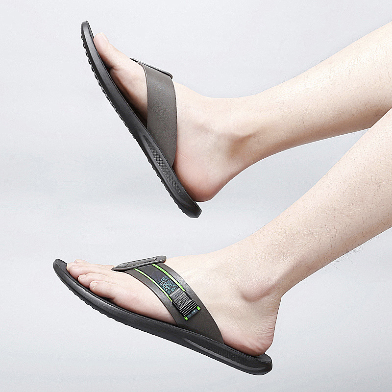 Papuci pentru bărbați de purtat afară, șlapi antiderapanți, șlapi pentru bărbați la modă de vară 2024, sandale de plajă casual și durabile