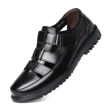 Nyári új szandálok férfi valódi bőr alkalmi strandcipők lélegző baotou apa cipő puha talpú csúszásmentes üreges férfi cipők