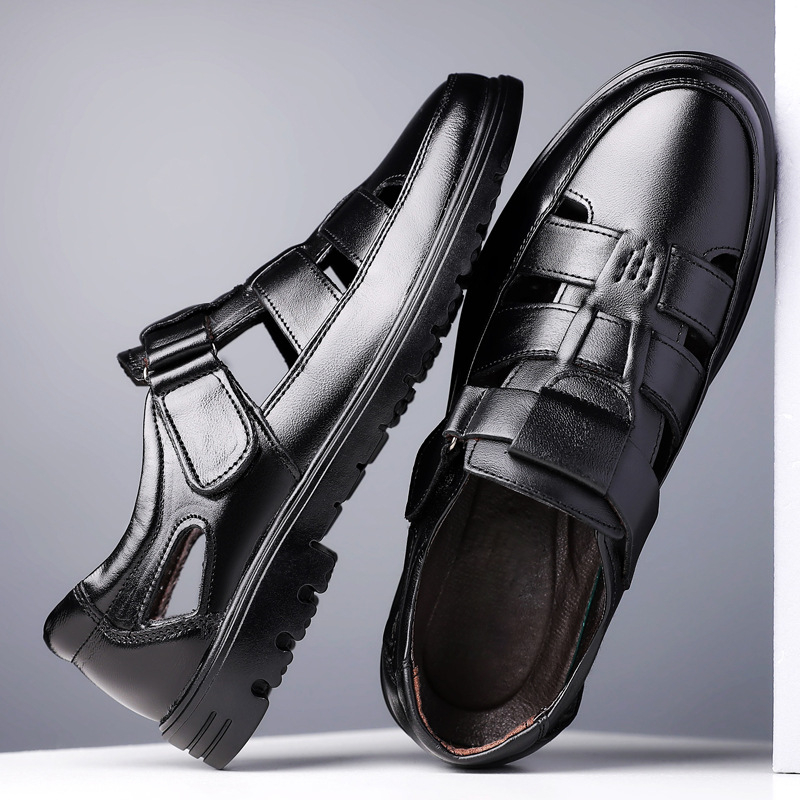 Nyári új szandálok férfi valódi bőr alkalmi strandcipők lélegző baotou apa cipő puha talpú csúszásmentes üreges férfi cipők