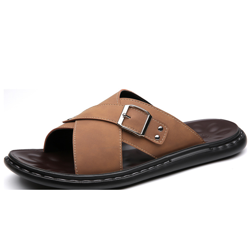 Férfi szandálok 2025 nyár új valódi bőr csúszásgátló strandcipő férfi külső ruházat vezetés kettős felhasználású szandálok divatos