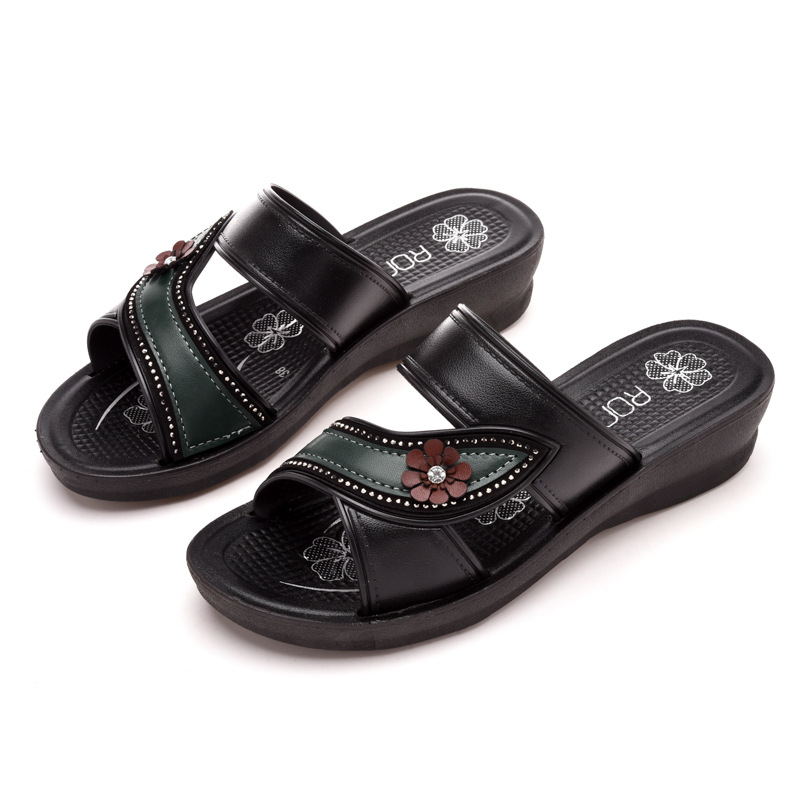 Naujo stiliaus mamos basutės ir šlepetės moteriškos storu dugnu minkštu dugnu neslystančios pleišto formos aukštakulnės vidutinio kulno laisvalaikio vidutinio ir pagyvenusio amžiaus šlepetės vasarai