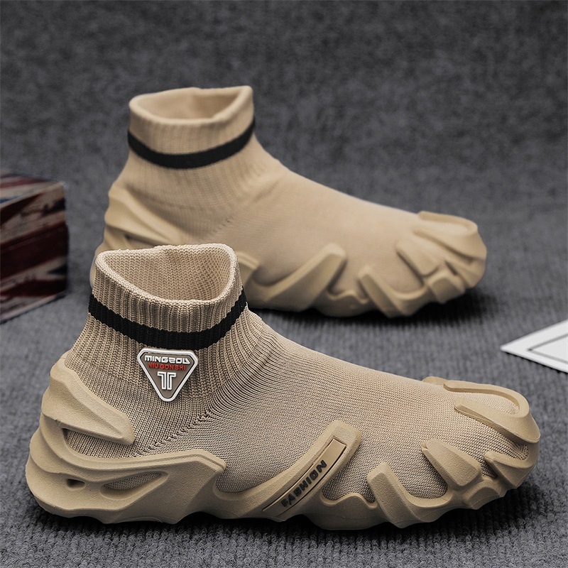 2025 Új Tavaszi Lélegző Férfi Cipők Repülő Hálós Felületű Slip-on Lazy Zokni Cipő Futócipők Vastag Talpú Torre Cipő