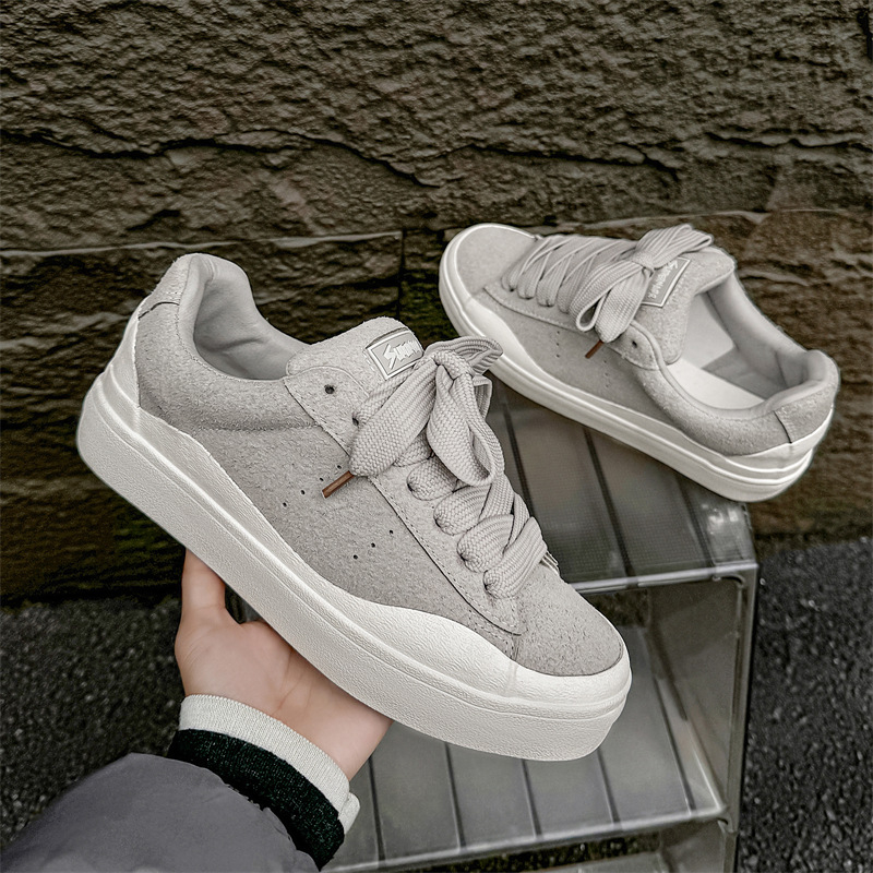 Férfi boardcipők Trendi niche High Street férficipők 2025 Four Seasons platform univerzális divatos cipők Divatos hétköznapi egyrétegű cipők