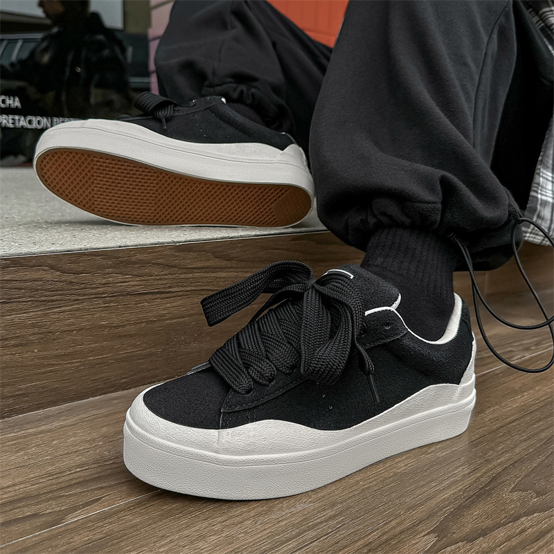 Férfi boardcipők Trendi niche High Street férficipők 2025 Four Seasons platform univerzális divatos cipők Divatos hétköznapi egyrétegű cipők