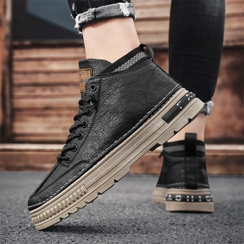 Férfi cipők tavaszi alkalmi bőr cipők 2025 új alkalmi sokoldalú csizmák fekete brit stílusú vízálló kerek orrú tornacipők