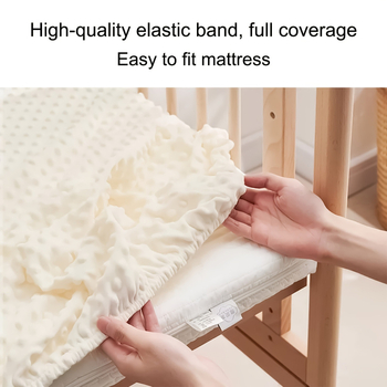 Кариран, мек и перащ се в пералня едноцветен кадифен чаршаф за детско креватче с бобови нотки, подходящ за стандартни бебешки легла