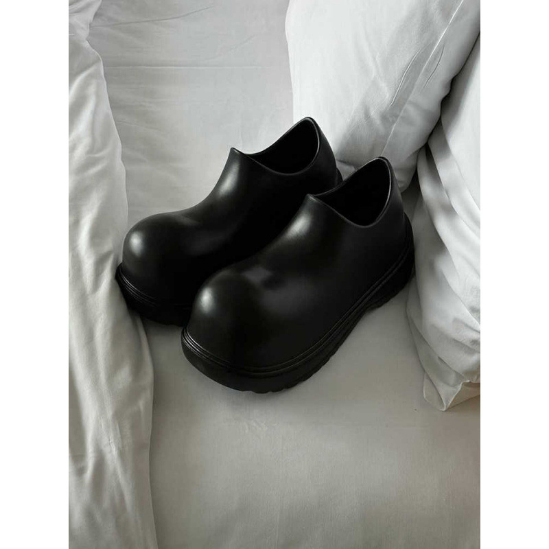 Megkülönböztető bohóccipők, férfi divatos, vastag talpú, egypedálos, alkalmi, csúszásgátló, esőálló, olajálló, gyorsan száradó szakácscipők