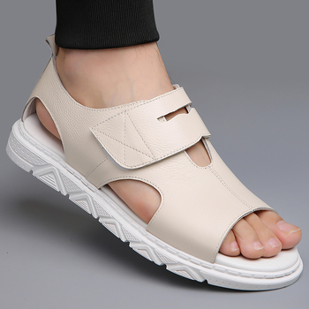 Férfi szandálok valódi bőrből, 2025-ös nyár, új, első rétegű marhabőrből, puha talpú, csúszásgátló strandcipő, divatos Róma