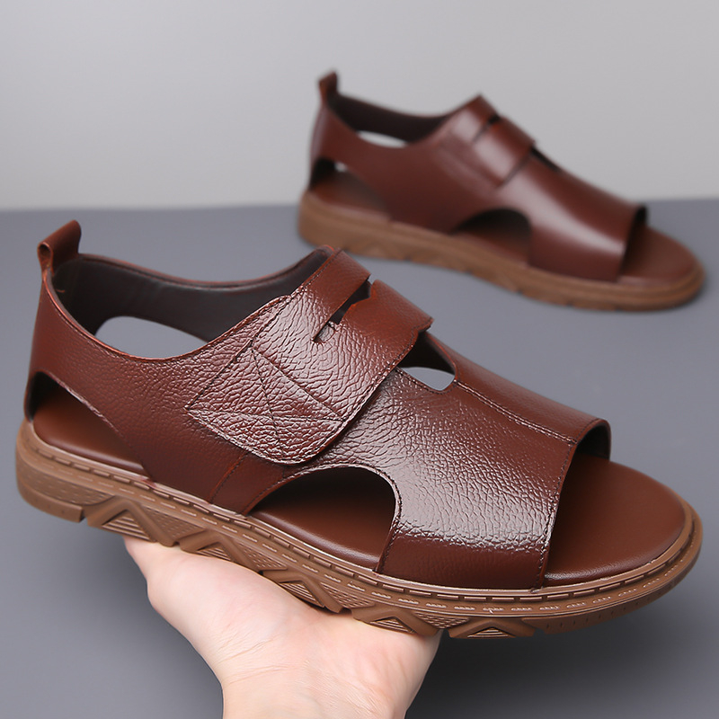 Férfi szandálok valódi bőrből, 2025-ös nyár, új, első rétegű marhabőrből, puha talpú, csúszásgátló strandcipő, divatos Róma