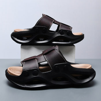 Férfi szandálok 2025 új nyári kültéri, lélegző, vastag talpú, EVA csúszásmentes strandszandálok nagykereskedelemben