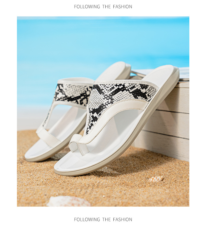 Cross-Border férfi szandálok, 2025 nyár, új, puha talpú strandcipők, csúszásgátló, nagy méretű, valódi bőr papucsok