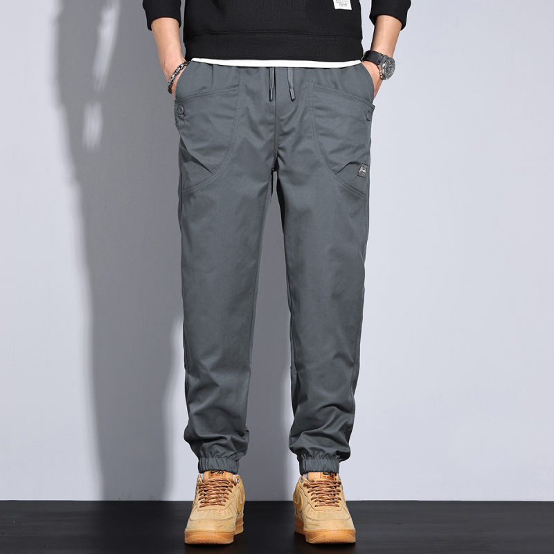 Új 2025-ös tavaszi és nyári laza, egyenes szárú, hárem cargo nadrág, stílusos, többzsebes, lezser, férfiaknak való cargo nadrág, divatos