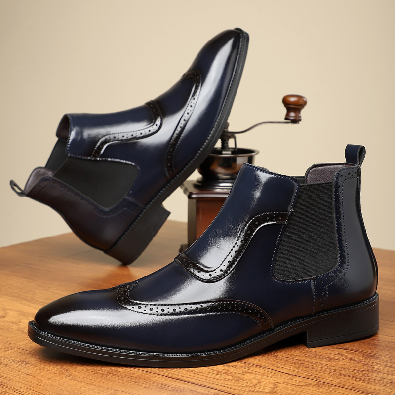 Vyriški laisvalaikio stiliaus dalykiniai odiniai batai, nauji vidutinio aukščio odiniai batai, vyriški retro stiliaus britiško stiliaus aulinukai iki klešnių.