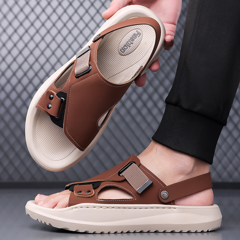 Papuci de dimensiuni mari en-gros 2025 vara nouă sandale bărbați cu talpă groasă pantofi casual de plajă bărbați îmbrăcăminte exterioară sandale și papuci cu dublă utilizare