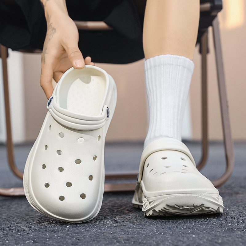 Lyukas cipők Férfi nyári félig tartó lélegző lélegző baotou papucsok Felsőruházat Strandcipők Férfi szandálok Papucsok Férfi nagykereskedelem