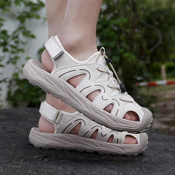 Külkereskedelmi nagy méretű férfi alkalmi szandálok kültéri strandcipők mosolygós arc sokoldalú divatos férfi cipők 46-os méret nyári csúszásgátló cipők