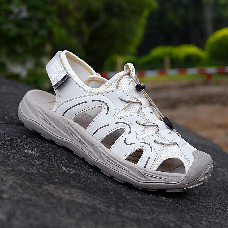 Külkereskedelmi nagy méretű férfi alkalmi szandálok kültéri strandcipők mosolygós arc sokoldalú divatos férfi cipők 46-os méret nyári csúszásgátló cipők