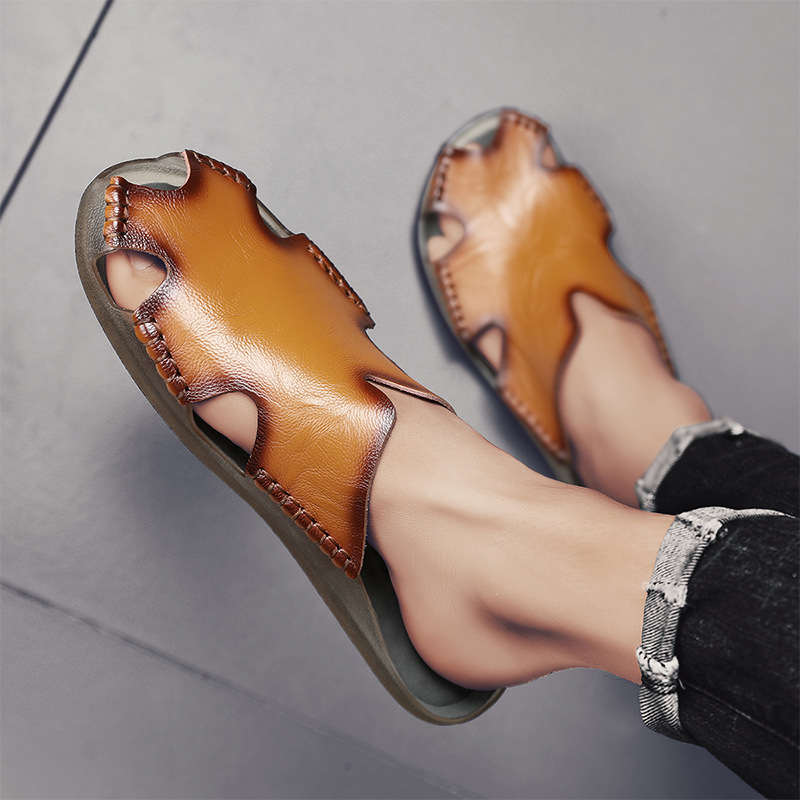 Piiriülesed väliskaubanduse plahvatused meeste moes sussid 2024. aasta suvine uus riietus suured mugavad sandaalid ja sussid Korea stiilis kingad