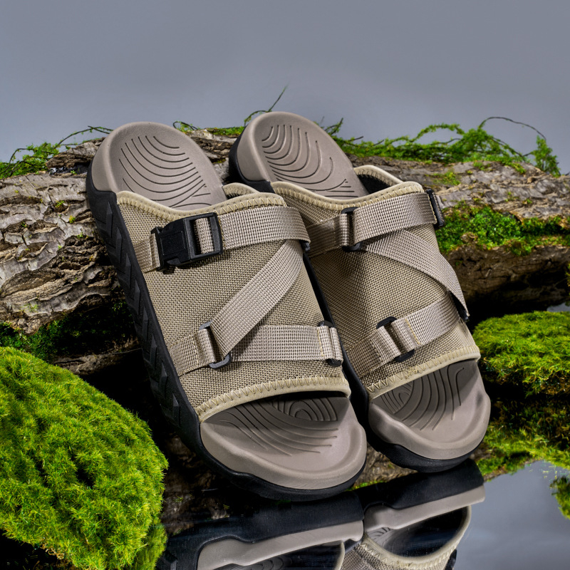 Határokon átnyúló nyári nagy méretű strandpapucsok kültéri szabadidős bebújós szandálok lélegző hálós papucsok férfi strandcipők