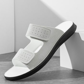 Férfi szandálok Nyári férfi kettős célú csúszásgátló alkalmi cipők Lélegző és kényelmes kültéri szandálok és papucsok Szállításra kész