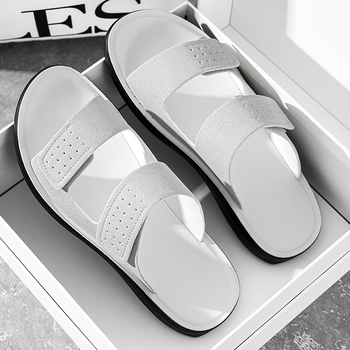 Férfi szandálok Nyári férfi kettős célú csúszásgátló alkalmi cipők Lélegző és kényelmes kültéri szandálok és papucsok Szállításra kész