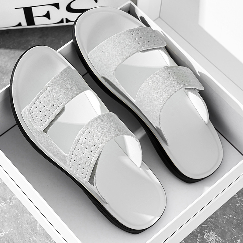 Férfi szandálok Nyári férfi kettős célú csúszásgátló alkalmi cipők Lélegző és kényelmes kültéri szandálok és papucsok Szállításra kész