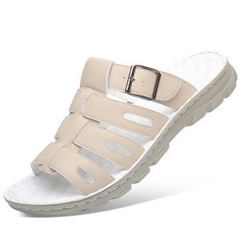 Határokon átnyúló kereskedelemből származó nagyméretű szandálok, új nyári csúszásgátló férfi papucsok, üreges, hétköznapi papucsok kényelmes érzettel kültéri viseletre