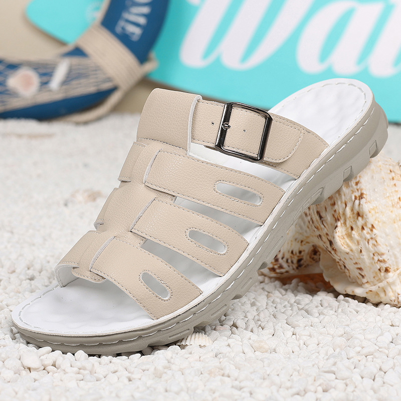 Határokon átnyúló kereskedelemből származó nagyméretű szandálok, új nyári csúszásgátló férfi papucsok, üreges, hétköznapi papucsok kényelmes érzettel kültéri viseletre