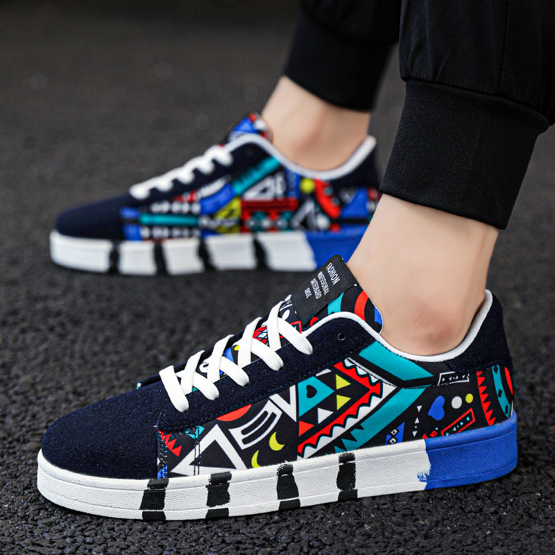 Férfi cipők Tavaszi új alacsony szárú férfi cipők Diák pár divatos koreai stílusú graffiti könnyű sport alkalmi divatos cipők