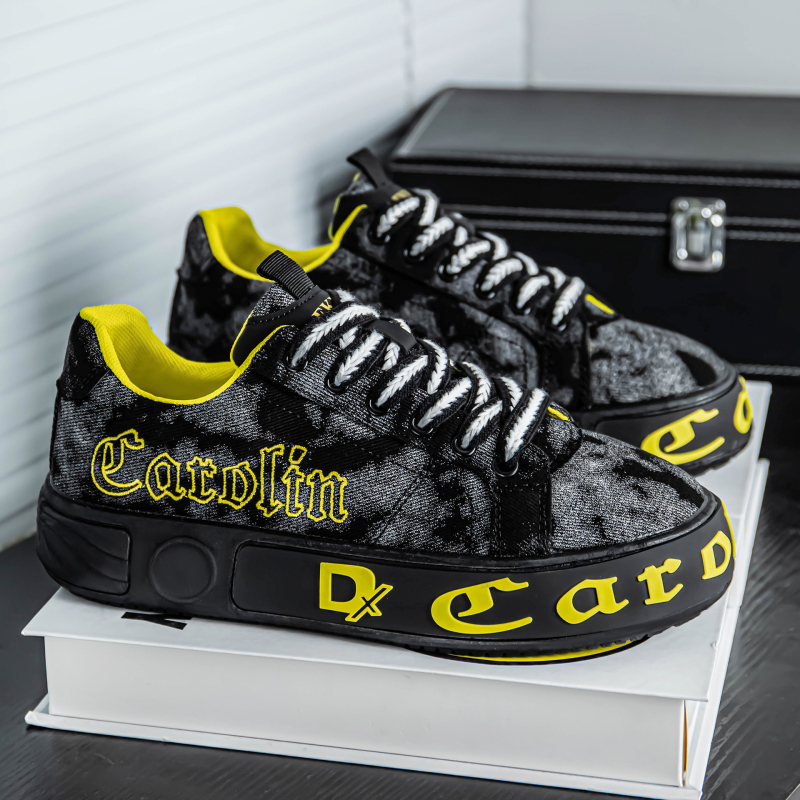 Vászon férfi cipők tavaszi lélegző sokoldalú divatos sport alkalmi cipők niche design vastag talpú magasságnövelő farmercipők