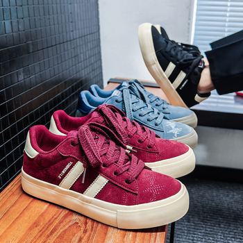 2025. gada pavasara jaunās audekla kurpes vīriešu maizes apavi modernas ikdienas kurpes retro sporta dēļu kurpes vīriešiem vairumtirdzniecība tiešraidē