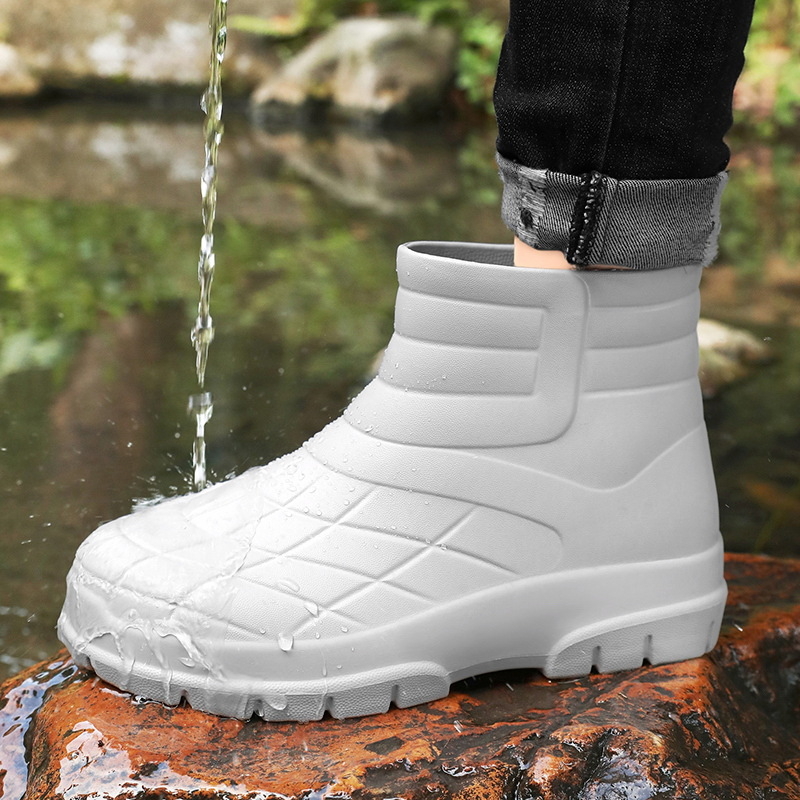 Gyári esőcsizma konyhai vízálló speciális középső csövű esőcsizma menzai konyhai munkavédelmi cipők biztonsági cipők egyrészes formázás raktáron