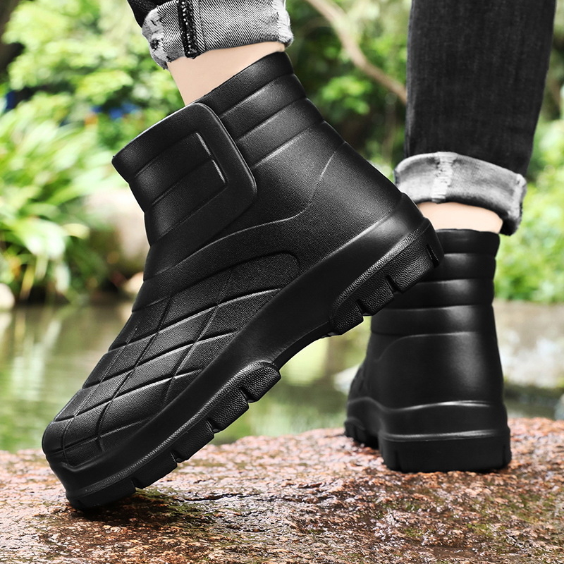 Gyári esőcsizma konyhai vízálló speciális középső csövű esőcsizma menzai konyhai munkavédelmi cipők biztonsági cipők egyrészes formázás raktáron