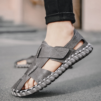 2024 tavaszi szandálok hálós új férfi strandcipők Trbottomy férfi puha talpú baotou lélegző bebújós cipők férfiaknak