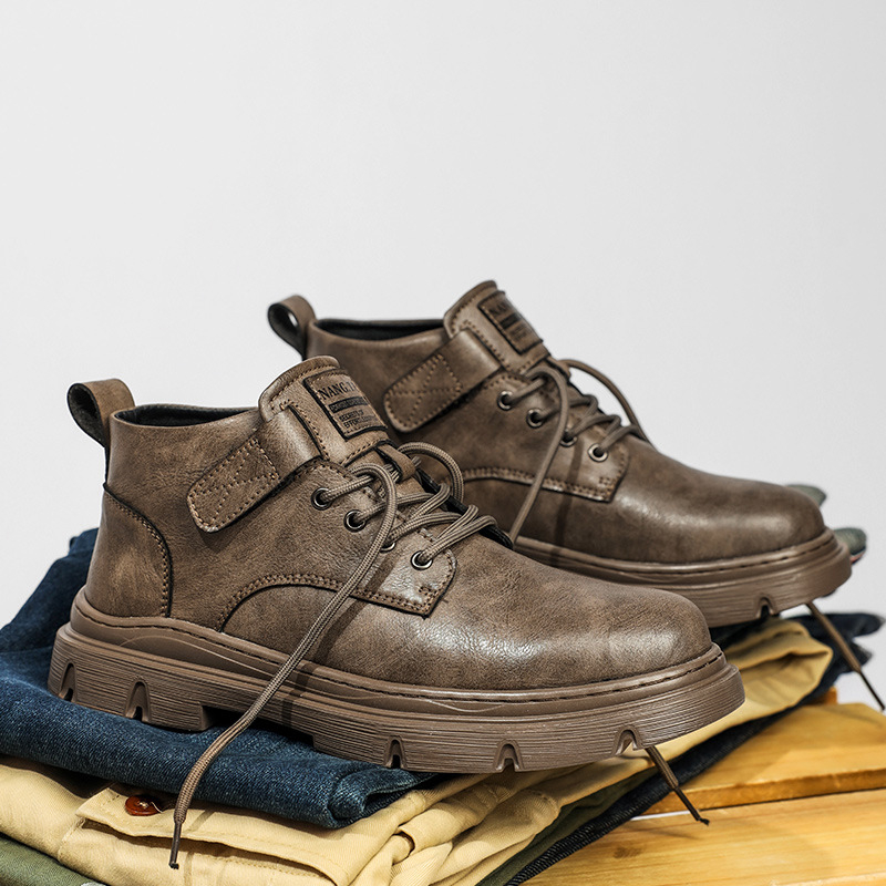 2024 m. rudens nauji Martino batai. Žieminiai, vilnos pamušalu, šilti, aukštaauliai, darbo batai, vidutinio aukščio, britiški laisvalaikio odiniai batai.