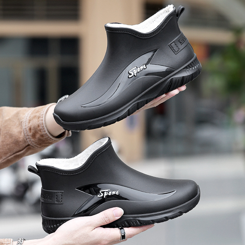 Piiriülesed kõik-ühes sametist vihmasaapad, lühikese toruga meeste vihmakindlad saapad, veekindlad pealisriided, soojad libisemiskindlad kummist kingad, köögijalatsid