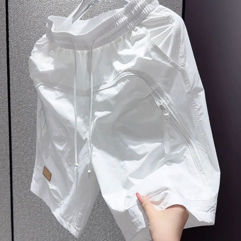 Yicheng Fashion 2025 Férfi Nyári Kültéri Alkalmi Sokoldalú Lélegző Divattervező Rövidnadrág 2620