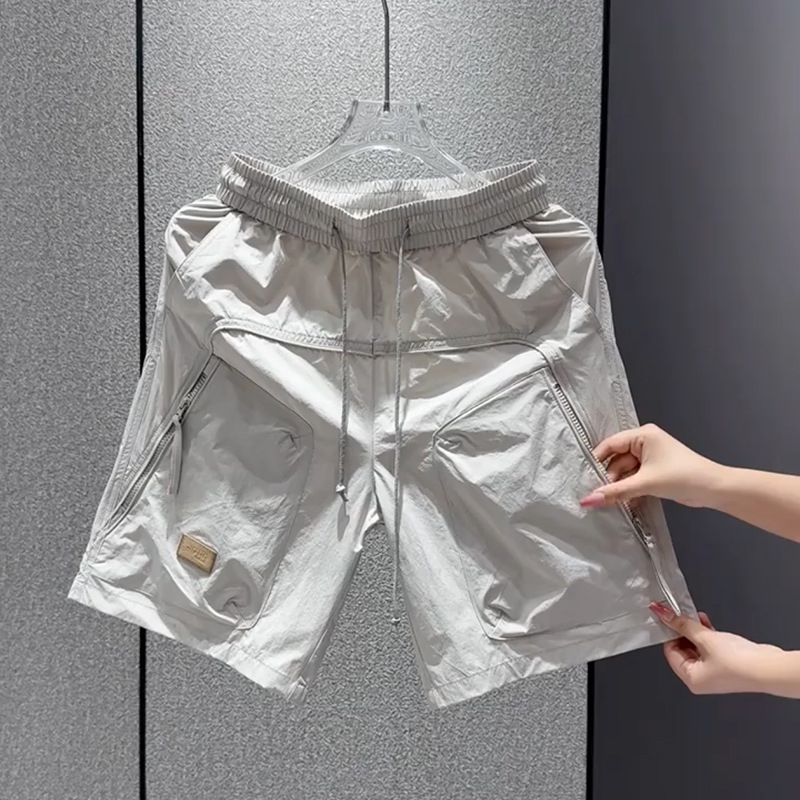 Yicheng Fashion 2025 Férfi Nyári Kültéri Alkalmi Sokoldalú Lélegző Divattervező Rövidnadrág 2620