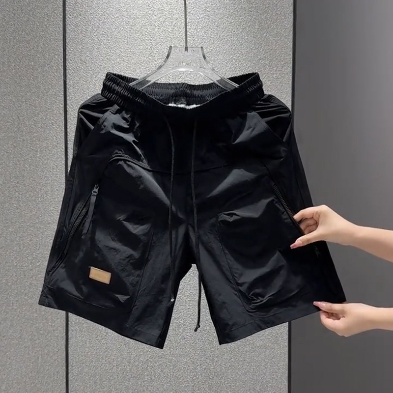 Yicheng Fashion 2025 Férfi Nyári Kültéri Alkalmi Sokoldalú Lélegző Divattervező Rövidnadrág 2620