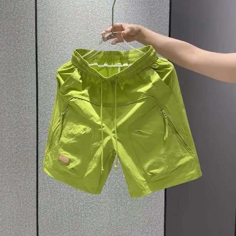 Yicheng Fashion 2025 Férfi Nyári Kültéri Alkalmi Sokoldalú Lélegző Divattervező Rövidnadrág 2620
