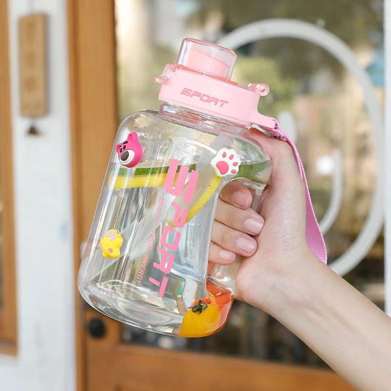 Nagy kapacitású műanyag pohár, magas hőmérsékletnek ellenálló víztartály, tonnás hordós fitnesz vízforraló, hordozható, cseppálló szívószálas űrpohár